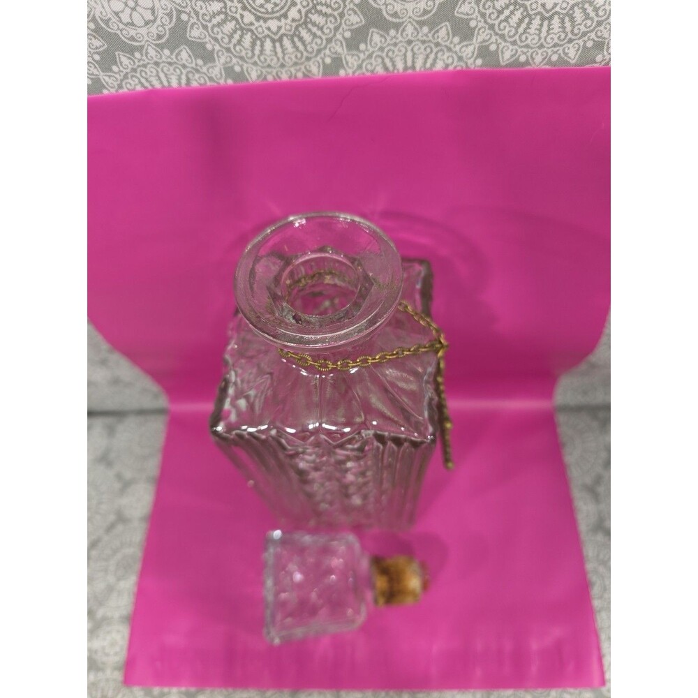 Vintage Glass Liquor Decanter Bottle with Stopper Decorative Medallion VODKA GIN - Picture 8 of 9